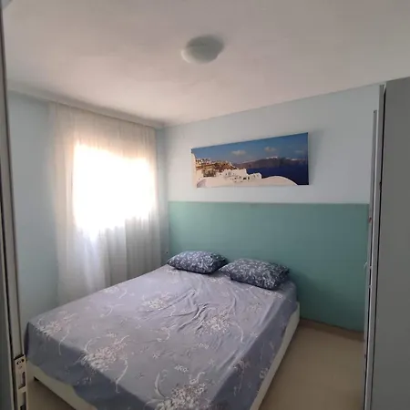 Seaview Apartment *